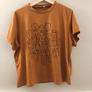 3/$25 💖 Burnt orange graphic t-shirt, like new